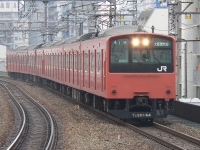 オレンジ色201系4両＋4両を福島駅にて撮影。クハ201-64～が先頭でした。