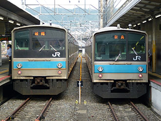 奈良線を走る、奈良区（吹田総合車両所奈良支所）205系0番台と1000番台の並び