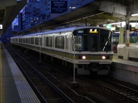 2006年11月撮影、日の出前の大阪駅にて。普通運用のようです。