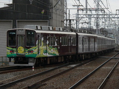 081223_hankyu8330_ecotrain.01.jpg