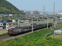 高槻の郊外を走る