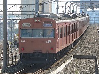 安治川口駅にて。