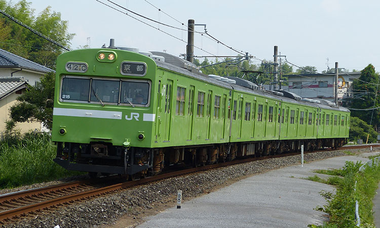 JR奈良線棚倉駅～玉水駅間を走行するNS407編成