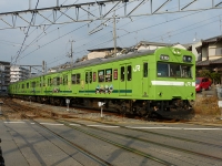 2014年1月撮影、桃山駅にて。奈良の世界遺産が登録から１５周年を迎えたことを記念するラッピングが施されました。