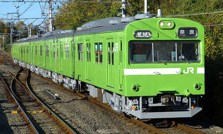 JR奈良線山城多賀駅に進入するNS409編成