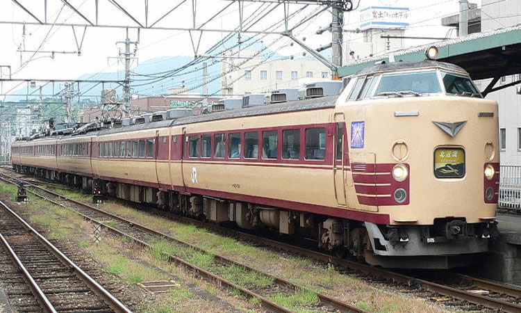 225系5000番台。