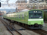 2015年3
			月撮影、久宝寺にて。運用番号は「64C」となっていました。
