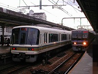 神戸駅にて