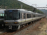 前照灯周りに特徴のあるW10編成