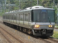 大混雑だった4両の新快速