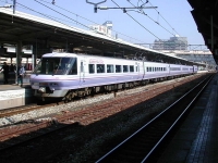 2004年3月撮影、パノラマ編成の特急スーパーやくも号です。