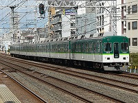 新塗装化後の1000系。