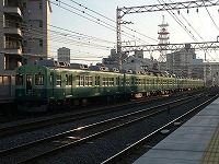 新塗装化後の1000系。