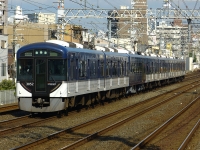 3001Fがプレミアムカーを連結して試運転を行っていました。