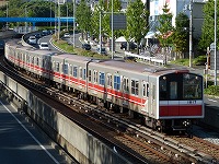 元先頭車を組込む1117F。