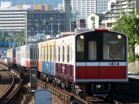 元先頭車を組込む1117F。
