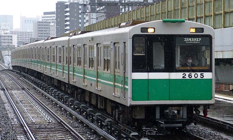 大阪メトロ20系 2605F　九条駅にて