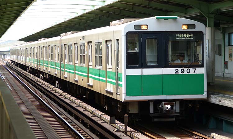大阪メトロ20系 2607F　生駒駅にて