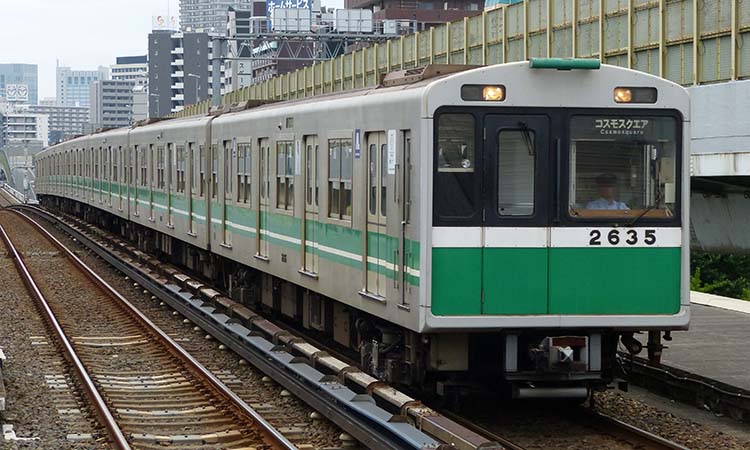 大阪メトロ20系 2635F　九条駅にて