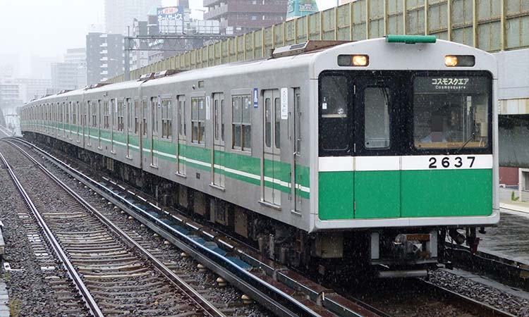 大阪メトロ20系 2637F　九条駅にて