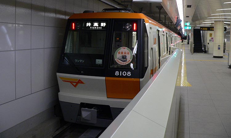 大阪メトロ８０系