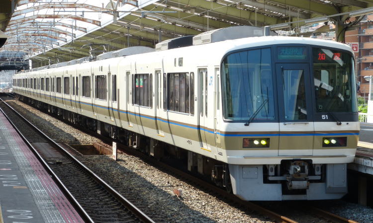 体質改善工事が施された221系NB805編成(51-51)