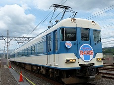 再び前のほうへもどりました。18400系を間近から撮影。