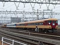 一度下車し、宮津車庫へ徒歩移動します。宮津車庫では、3重連を切離す作業が行われていました。
