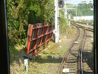 壺阪山駅３番線に停車中。