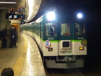 出町柳側から5551F団臨を撮影。