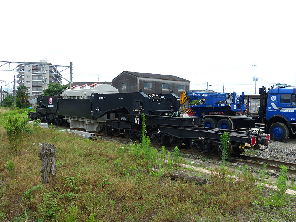 京終駅の側線に留置されている特大貨車シキ801B