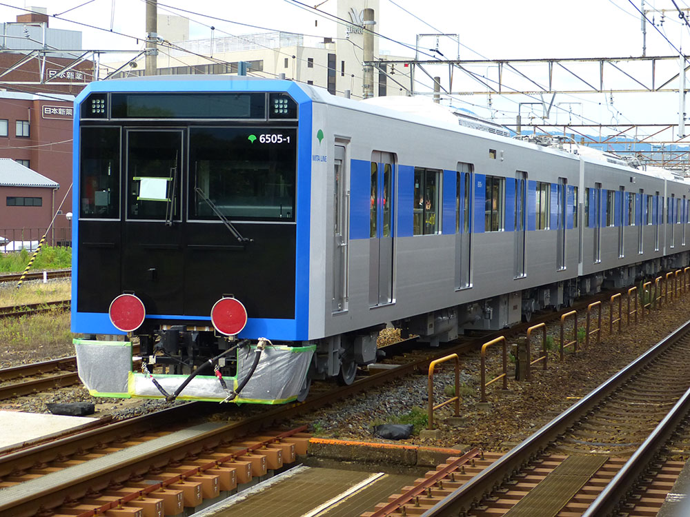 甲種輸送される 東京都営地下鉄6500形第５編成