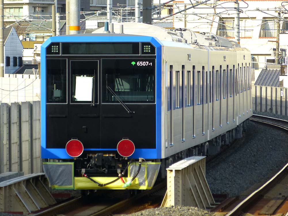 甲種輸送される 東京都営地下鉄6500形第７編成
