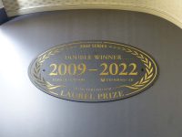 【京阪】3000系に『2022年ローレル賞』受賞記念ヘッドマークを掲出