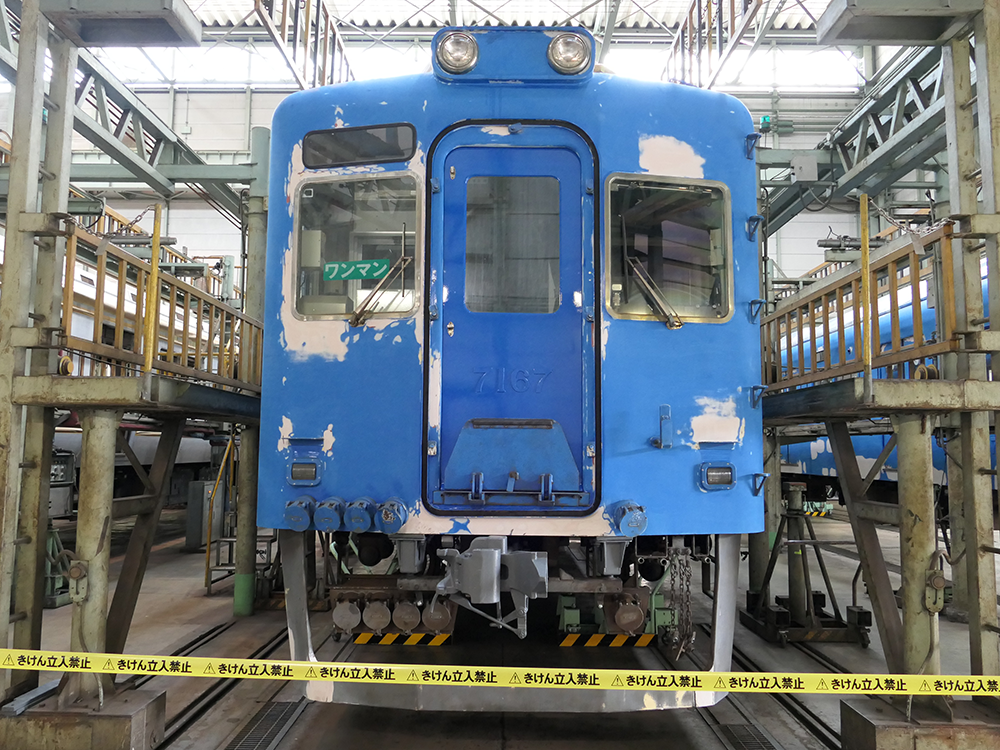 千代田工場に入場中のめでたい電車。