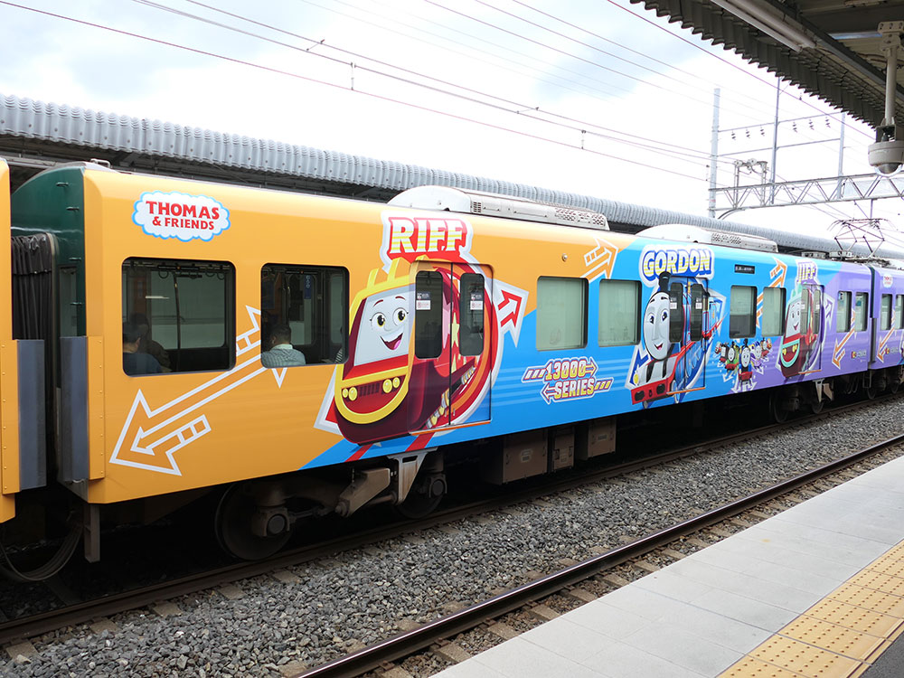 京阪電車きかんしゃトーマスラッピング編成　13000系 13003F