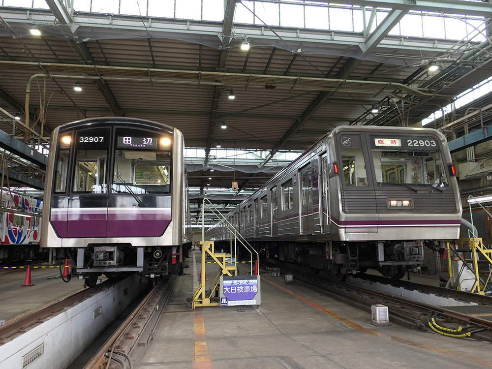 大日検車場で並ぶ谷町線32系・22系