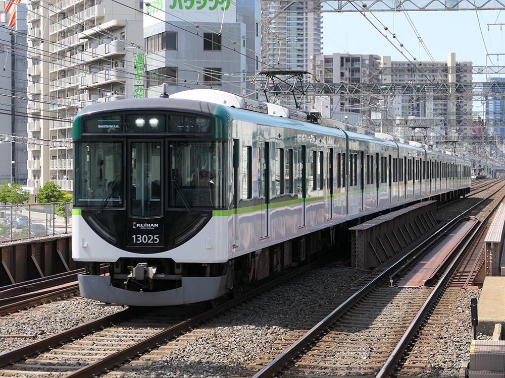 13000系7連の区間急行
