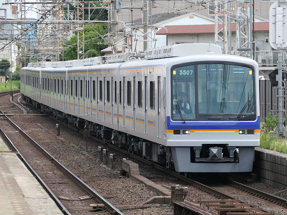 南海カラーとなった元泉北高速5000系