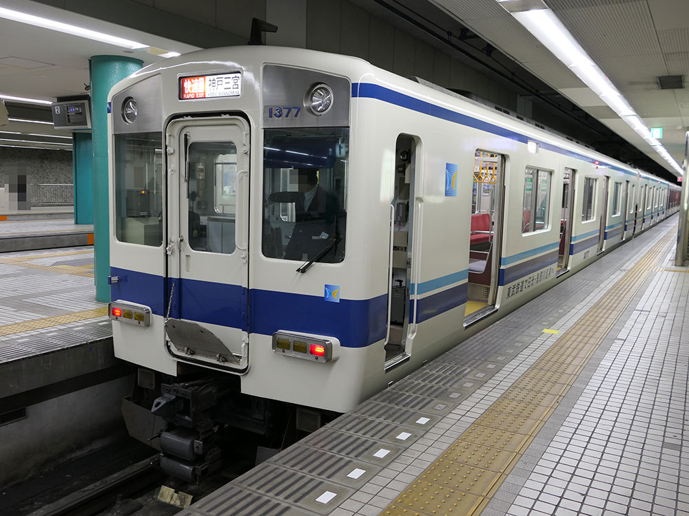 近鉄1252系VE77(東武8000系風ラッピング)