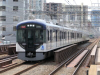 【京阪】3000系全編成にウルトラマンHMが掲出される
